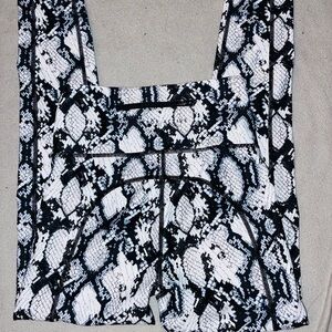 White Fox Active Snake Print Ankle Leggings High Rise Stretch Black White S